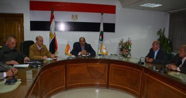 محافظ سوهاج يحظر إقامة شوادر بجوار المدارس والمستشفيات والمصالح الحكومية
