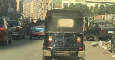 بالصور.. حملة على "التكاتك" غير المرخصة بمركز البدارى فى أسيوط