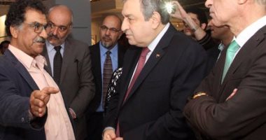 عصام شرف: معرض "محمد عبلة" يساعد على ربط الثقافات والحضارات