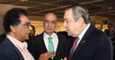 خالد سرور:  معرض "طريق الحرير" يحمل فلسفة مهمة تربط بين مصر والعالم