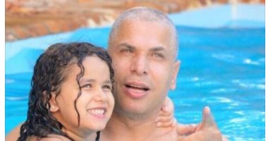 بالصورة.. وائل جمعة.. صخرة تصدعت أمام عاطفة "الأب"