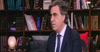 محمد رشيد لـ"عمرو أديب": أبو مازن استولى على 3 مليارات دولار دون رقيب