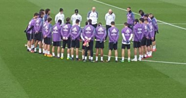 بالفيديو.. ريال مدريد يقف دقيقة حدادًا على ضحايا طائرة البرازيل