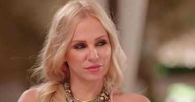 شيرين رضا تدخل بلاتوه "فوتوكوبى" أمام حميدة بالتزامن مع تصوير "حجر جهنم"