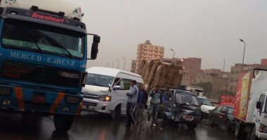قارئ يشارك بصور لحادث تصادم على محور صفط اللبن بسبب الأمطار