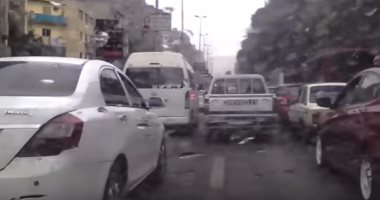 توقف حركة المرور أعلى كوبرى أكتوبر بسبب كسر فاصل معدنى 