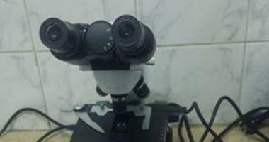 جمعية خيرية تتبرع بميكرسكوب لبنك الدم بدمياط