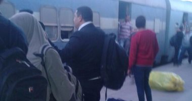 عودة حركة قطارات الصعيد بعد عطل فنى بـ"جرار" لمدة ساعة فى سوهاج 