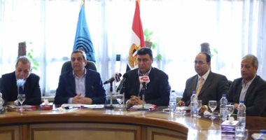 بالصور.. نقيب الصحفيين: سنتواصل مع الرئاسة والحكومة والبرلمان بشأن القانون الموحد