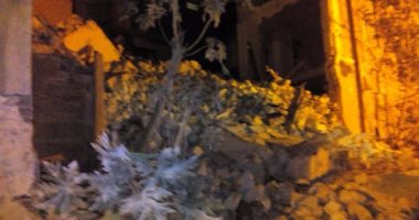 انهيار جزئى فى عقار بالإسكندرية يسبب تصدعات فى مبنى مجاور 