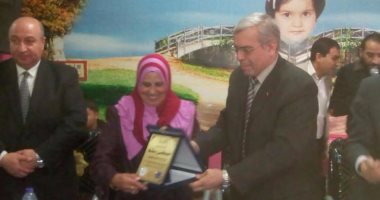 وكيل "التربية والتعليم" بالقليوبية يفتتح معرض العلوم والهندسة بمدرسة أحمد زويل