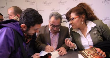 حفل توقيع رواية "رحلة الدم" للكاتب والإعلامى إبراهيم عيسى
