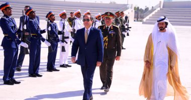 بالفيديو والصور.. السيسى يزور ضريح الشيخ زايد وواحة الكرامة بالإمارات