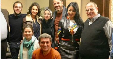 أحمد شفيق يستأنف جلسات عمل "الحلال" بعد اطمئنانه على "ولاد تسعة"