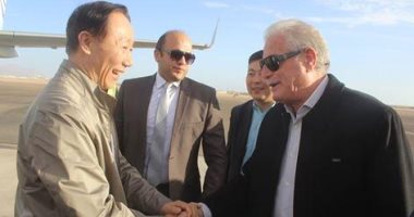 وانغ جيارى يصف شرم الشيخ بأنها قطعة من الجنة 