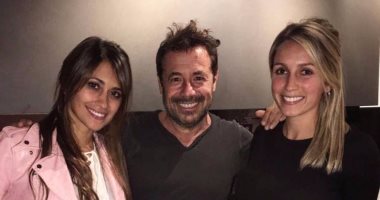عالم الموضة يجمع زوجة ميسي وسواريز فى الصيف المقبل 