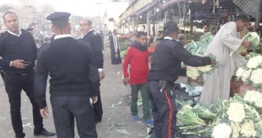 إزالة الإشغالات بسوق شرق السكة الحديد والمدينة المنورة والمنشية بمدينة الأقصر