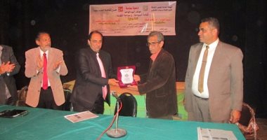 بالصور.. مؤتمر أدباء جنوب سيناء يكرم الأديب صلاح الراوى