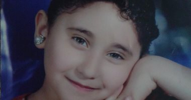 بالصور.. طفلة مصابة بالسكر.. والأب: لا يوجد أنسولين بـ"تأمين صحى القليوبية"