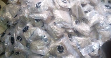 ضبط عامل بحوزته 2000 قرص مخدر و52 زجاجة خمور بقنا