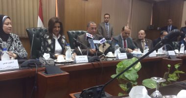 بروتوكول بين "القومى للإدارة" و"الهجرة" لتحسين خدمات المصريين بالخارج