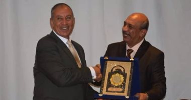 محافظ البحر الاحمر يلتقى وفد كلية القادة والاركان  بالغردقة