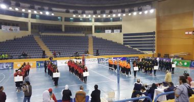 بالصور.. طابور عرض الفرق المشاركة فى البطولة العربية لسيدات الطائرة