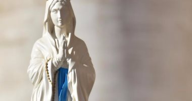  قضاء فرنسا يقضى بإزالة تمثال للسيدة العذراء بزعم الحفاظ على العلمانية