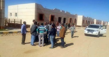 محافظ البحر الأحمر يتفقد مساكن الروضة بالغردقة