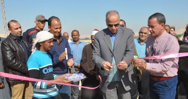 بالصور.. محافظ الوادى الجديد يفتتح مشروعات خدمية بالفرافرة بتكلفة 73 مليون جنيه 