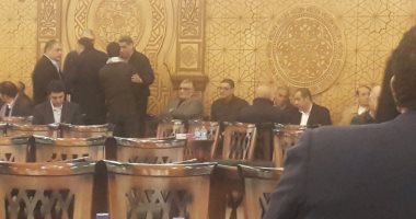 بالصور .. محمود طاهر فى عزاء سيد صادق 
