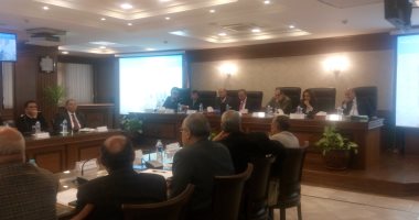 محافظ الجيزة: تطوير المحال التجارية بالمنيرة لتسليمها للشباب 