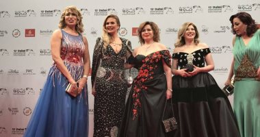 هانى البحيرى: فستان يسرا بمهرجان دبى من تصميم "الكسندر ماكوين"