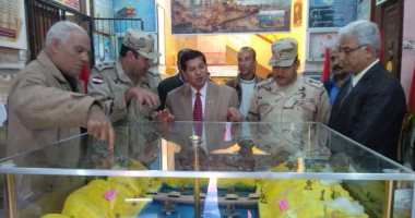 بالفيديو والصور .. المستشار العسكرى ووكيل تعليم كفر الشيخ يحتفلان بيوم الشهيد 