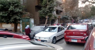 زحام مرورى بسبب حادث تصادم 4 سيارات بمحور صلاح سالم