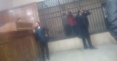 قاضى الحشيش للمحكمة: أرجوك ضهرى تعبان وعاوز كرسى