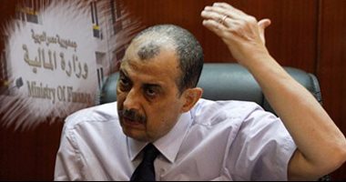 رئيس شركة عمر أفندى لـ"اليوم السابع": "المالية" والبنك الأهلى مدينان لنا بـ650 مليون جنيه ويماطلان فى دفعها.. اللواء أيمن سالم: التأمينات توافق على تقسيط المديونية على 7 سنوات وحل المشاكل مع الموردين