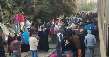 محافظ المنوفية يوفر 10 اتوبيسات لنقل ركاب قطار 548 بعد خروجه عن القضبان