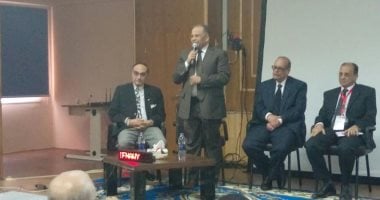 مناقشة خلل النمو فى المؤتمر السنوى الثانى لأمراض الغدد الصماء بجامعة طنطا