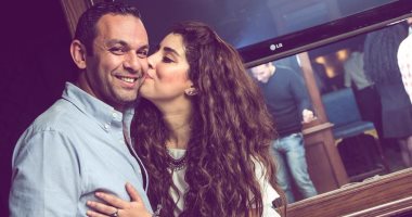 آيتن عامر تهدى زوجها "بوسة".. وتعلق: أحبك أكثر مما تتخيل