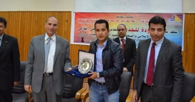 محمد الدسوقى رشدى لطلاب جامعة دمياط: عليكم بالتحلى بالطموح