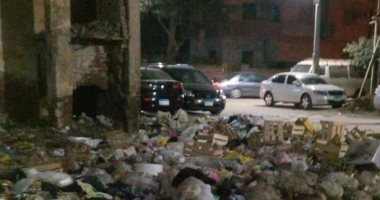 بالصور.. تراكم القمامة وسط حى سكنى بالزقازيق