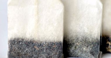 فيتامين E وزيت الزيتون وأكياس الشاى الأخضر حلول فعالة للهالات السوداء