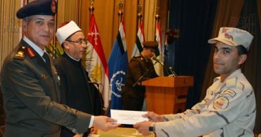 بالصور.. القوات المسلحة تحتفل بذكرى المولد النبوى الشريف وتكرم المتميزين                                                                                               