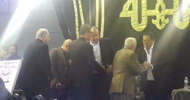 رئيس الأهلى يحضر عزاء والدة الغزاوى