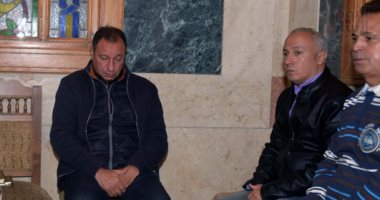 بالصور.. محمود الخطيب أول الحاضرين فى عزاء والدة الغزاوى