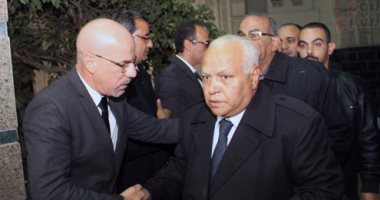 بالصور.. رموز الثقافة فى عزاء والدة رئيس دار الكتب والوثائق المصرية