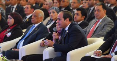 بالصور.. الرئيس السيسي: لا أستطيع البقاء فى الحكم "يوم زيادة" طبقا للدستور