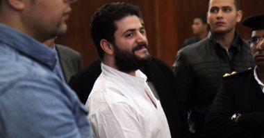 وصول نجل "مرسى" معهد الأمناء لحضور محاكمته وقيادات الإخوان بـ"فض رابعة"