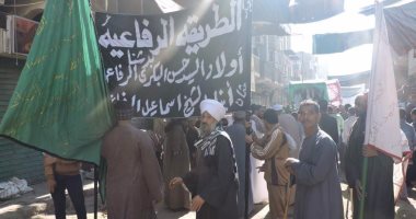 بالصور.. "الرفاعية" تنظم مسيرة بالسيوف والجمال احتفالًا بالمولد النبوى